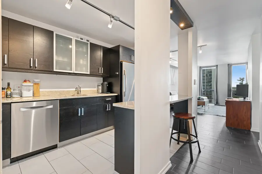 1660 N La Salle Drive #1710, Chicago, IL 60614 - Image #2