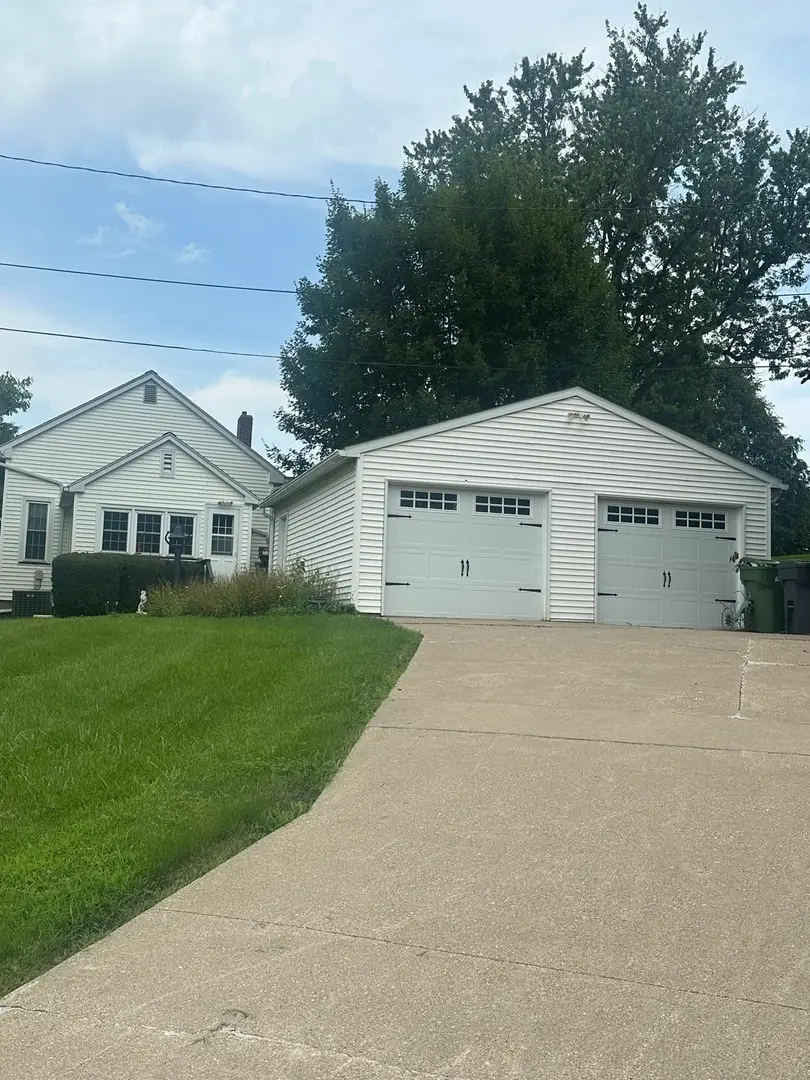 1363 2nd Avenue S, Clinton, IA 52732 - Image #2