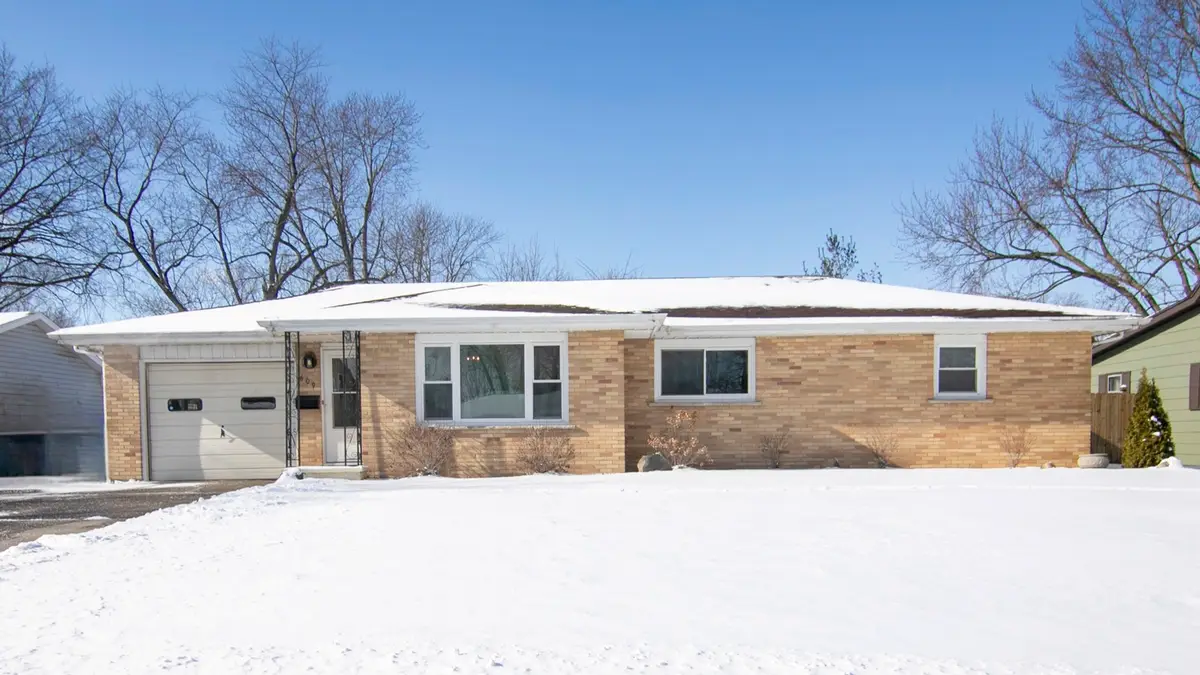 609 Ivy Lane, Bradley, IL 60915 - Image #1
