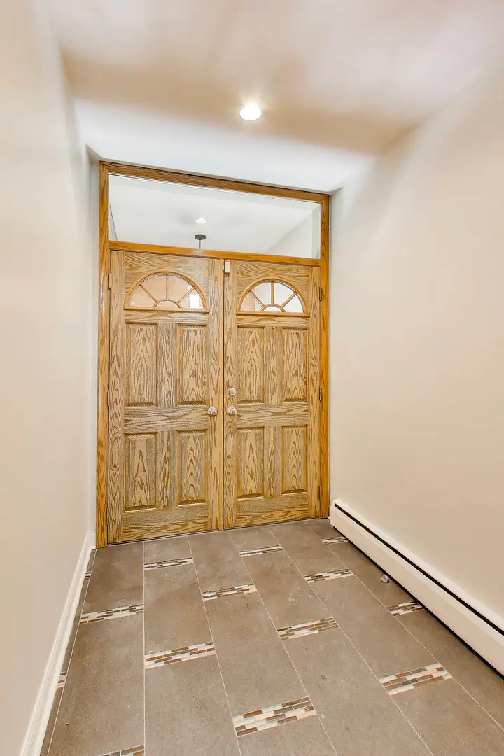 1470 E 56th Street, Chicago, IL 60637 - Image #2