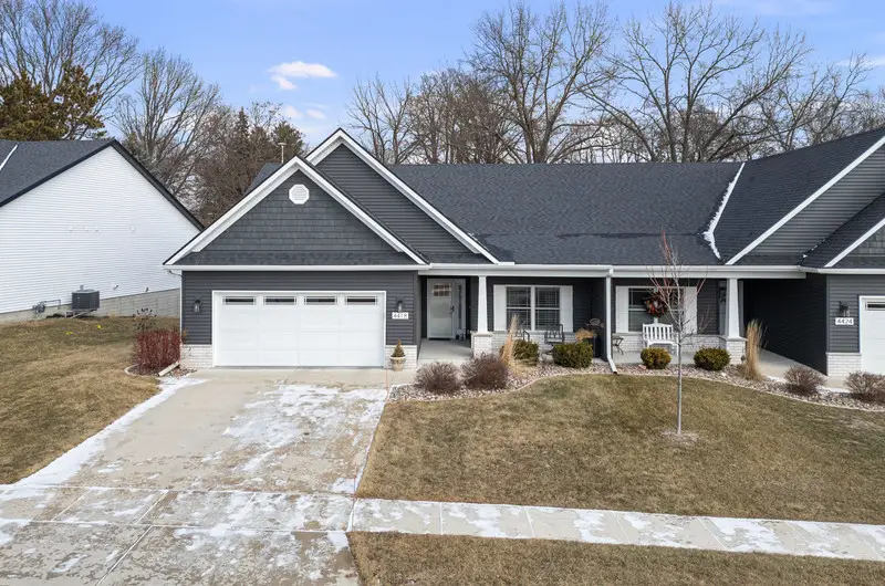 4418 Chestnut Drive, Bettendorf, IA 52772 - Image #1