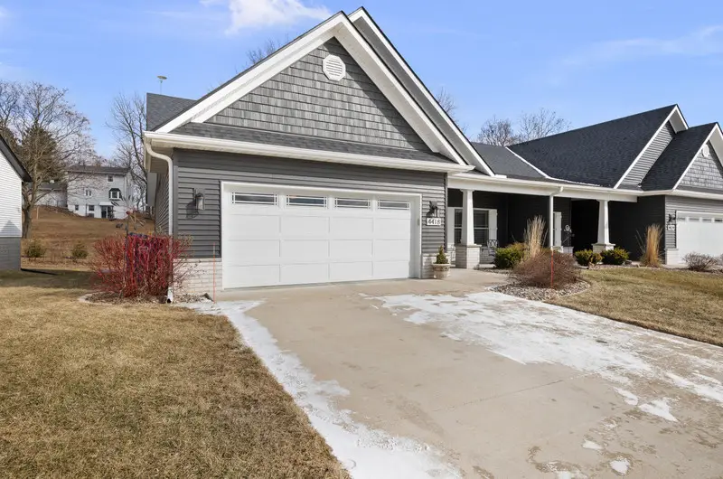 4418 Chestnut Drive, Bettendorf, IA 52772 - Image #2