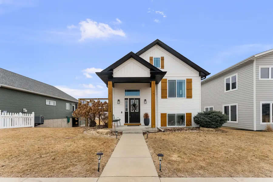 6130 Mississippi Avenue, Davenport, IA 52807 - #2