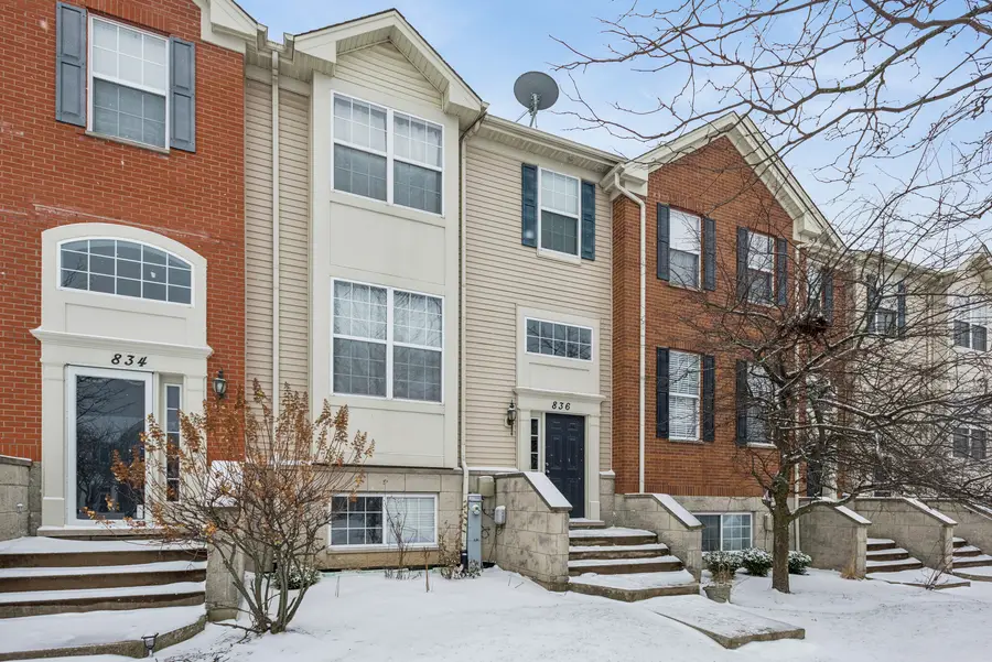 836 Lewisburg Lane, Aurora, IL 60504 - Image #2