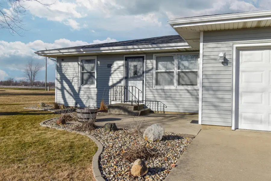 1017 Florence Avenue, Chenoa, IL 61726 - #2