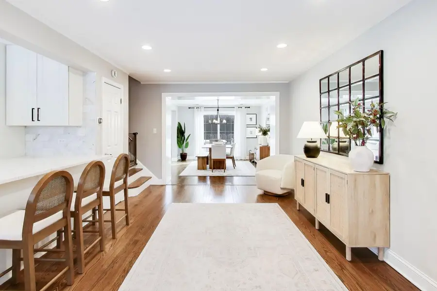 347 S Newbury Place, Arlington Heights, IL 60005 - Image #3