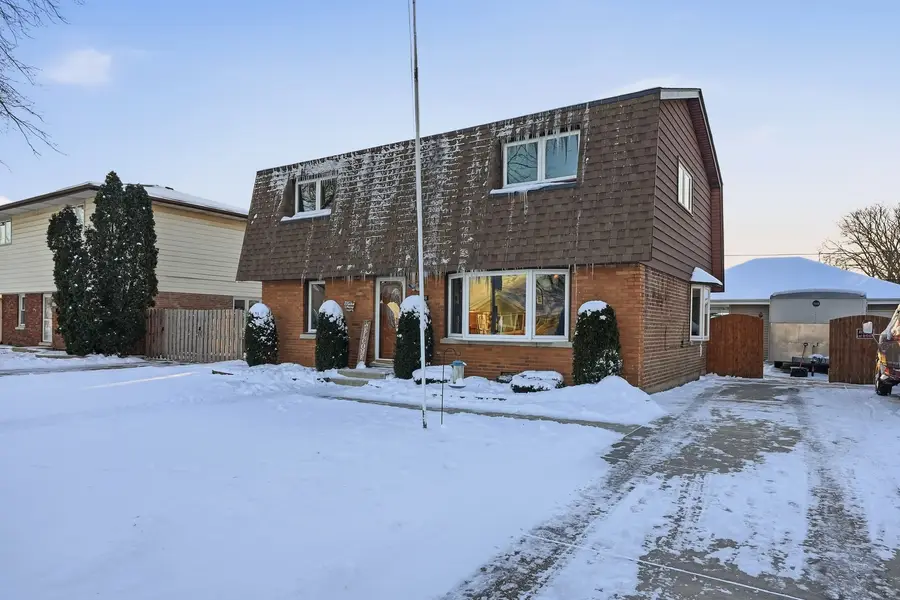 10936 Mcvicker Avenue, Chicago Ridge, IL 60415 - Image #2