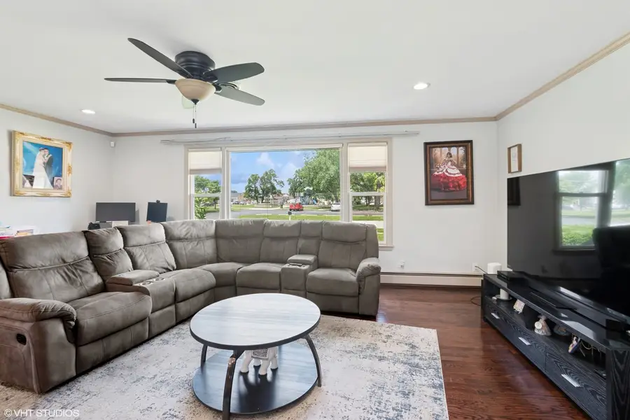 6313 W 89th Place, Oak Lawn, IL 60453 - Image #2