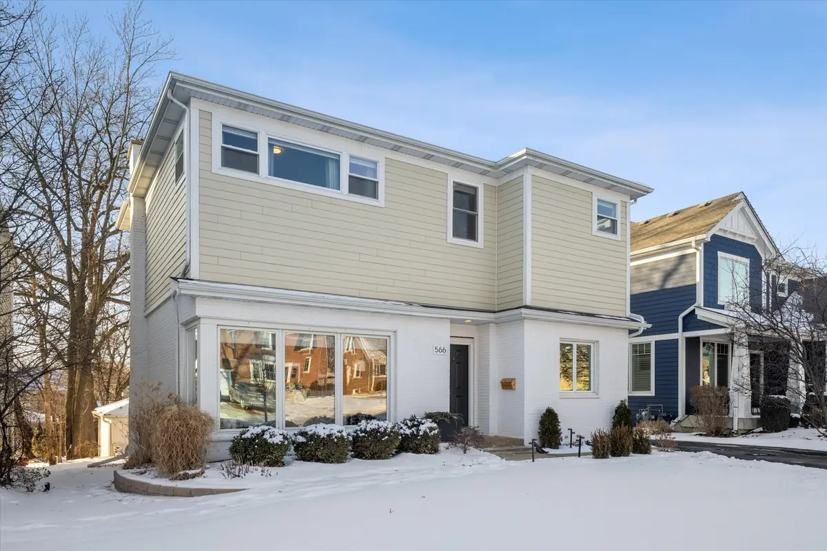 566 S Cedar Avenue, Elmhurst, IL 60126 - Image #1