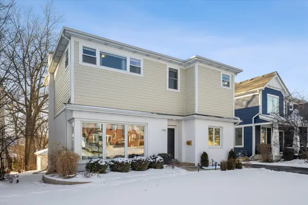 566 S Cedar Avenue, Elmhurst, IL 60126