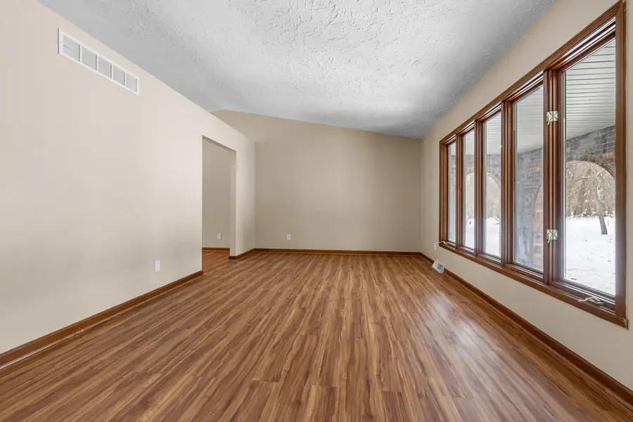 11738 Southgate Road, Roscoe, IL 61073 - Image #2