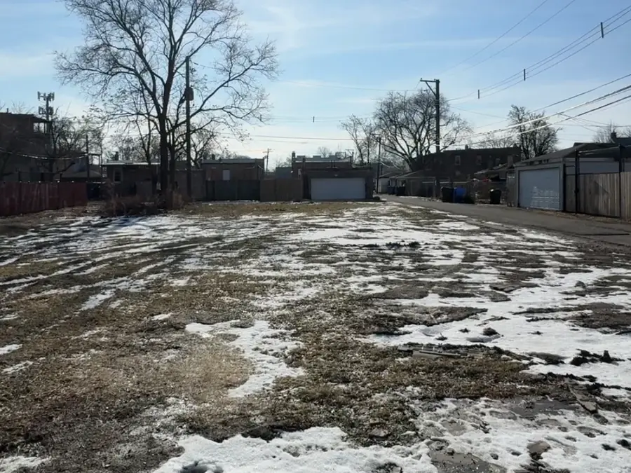 3347 W Iowa Street, Chicago, IL 60651 - Image #2