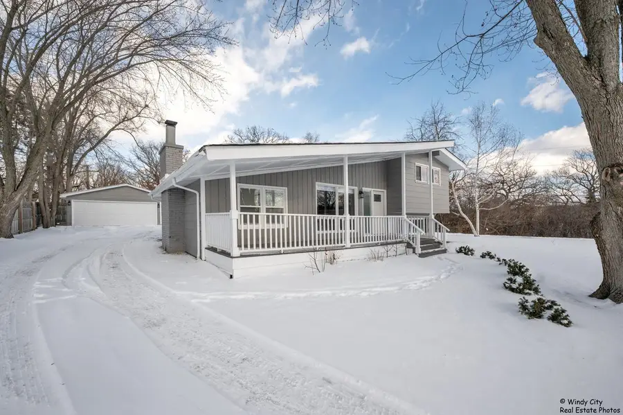 2208 Sprucewood Lane, Lindenhurst, IL 60046 - Image #2