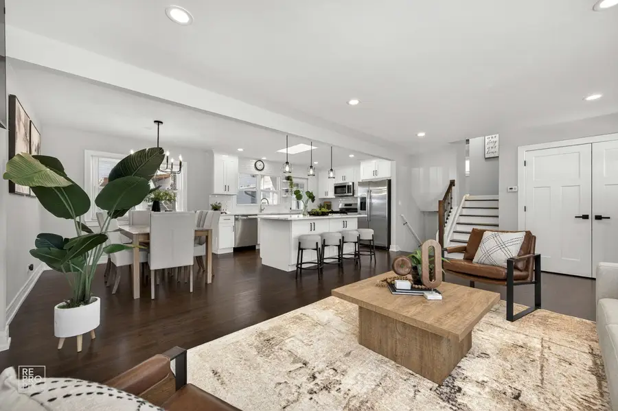 608 N Eastman Drive, Mount Prospect, IL 60056 - Image #3