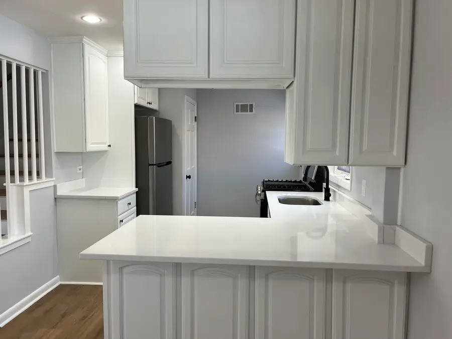 10420 S Kildare Avenue, Oak Lawn, IL 60453 - Image #3