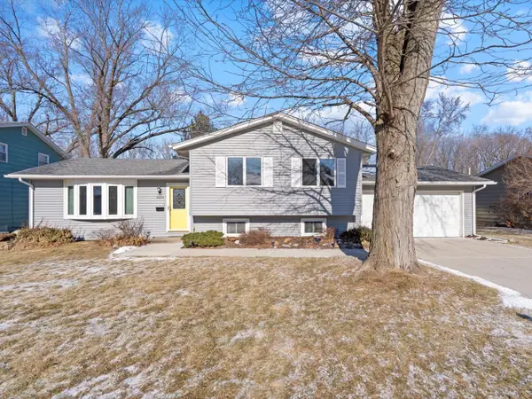 2624 E George Washington Boulevard, Davenport, IA 52803