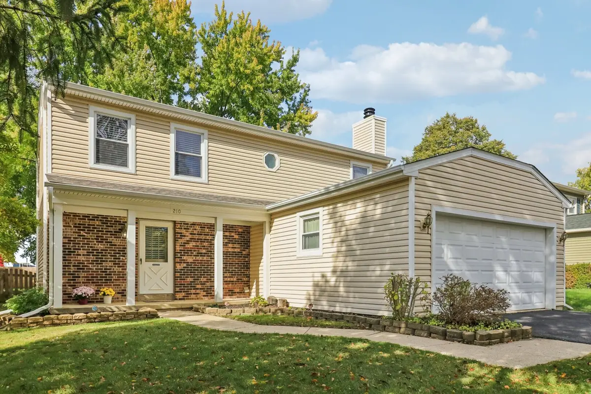 210 E Lakeside Drive, Vernon Hills, IL 60061 - Image #1