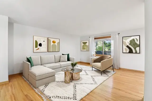 210 E Lakeside Drive, Vernon Hills, IL 60061 - Image #3