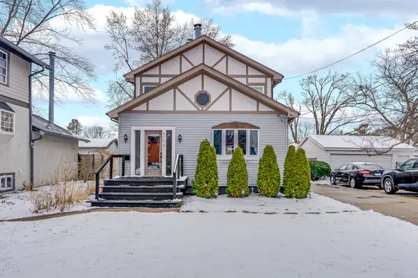 584 S 4th Avenue, Des Plaines, IL 60016