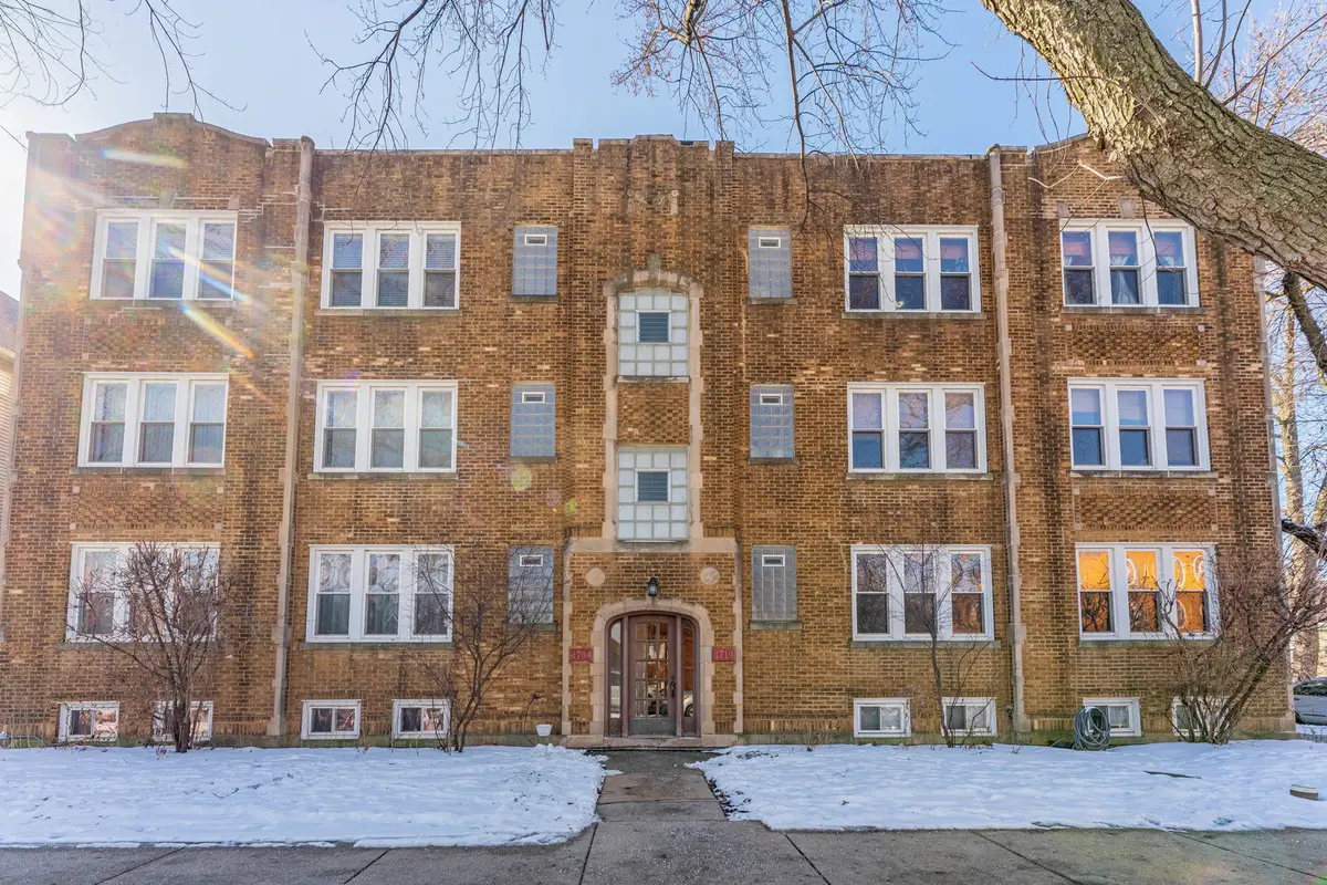 4704 N Kasson Avenue #3, Chicago, IL 60630 - #1