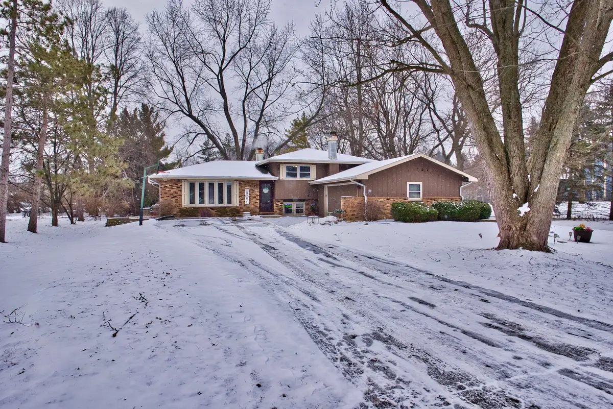 28W587 Leverenz Road, Naperville, IL 60564 - Image #1