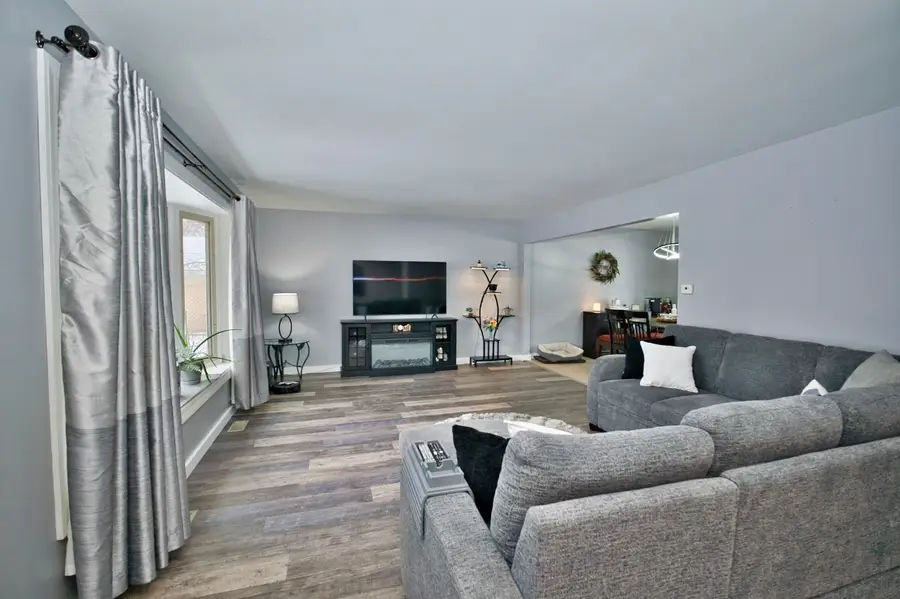 28W587 Leverenz Road, Naperville, IL 60564 - Image #3