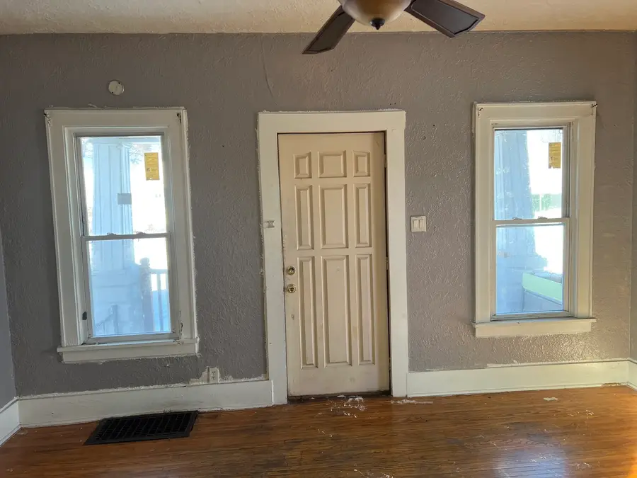 1214 W Brons Avenue, Peoria, IL 61604 - #3