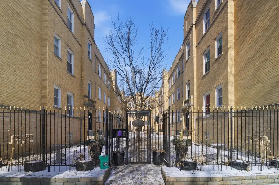 1334 W Estes Avenue #3S, Chicago, IL 60626 - Image #2