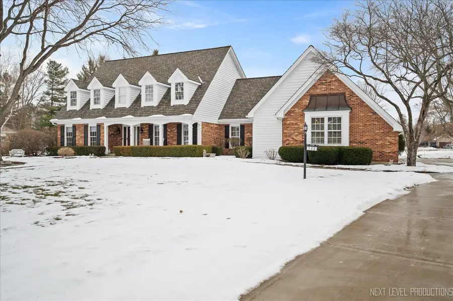 730 Persimmon Drive, Saint Charles, IL 60174 - Image #2