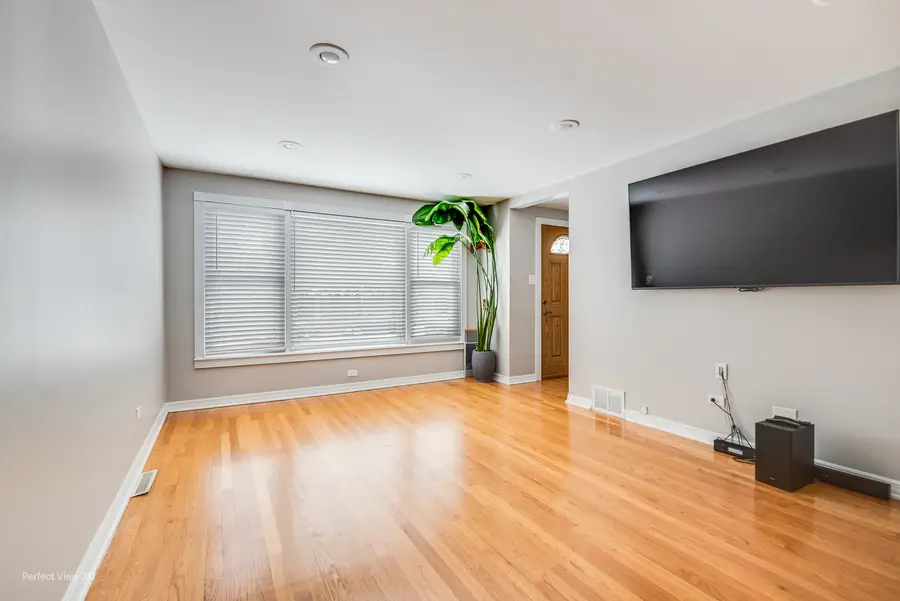 7714 Lavergne Avenue, Burbank, IL 60459 - Image #2