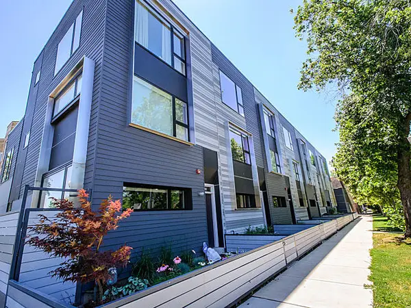 2803 W Shakespeare Avenue, Chicago, IL 60647