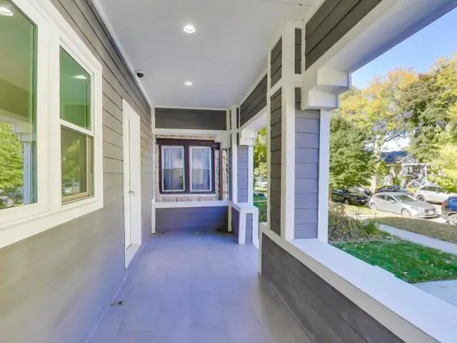 1721 W Arthur Avenue, Chicago, IL 60626 - Image #2