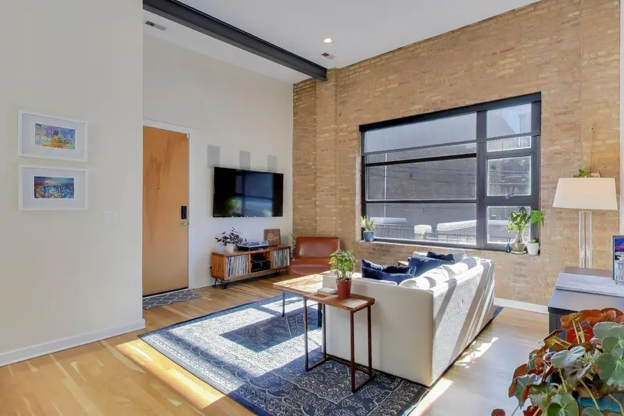 2105 W Concord Place #5, Chicago, IL 60647 - Image #2