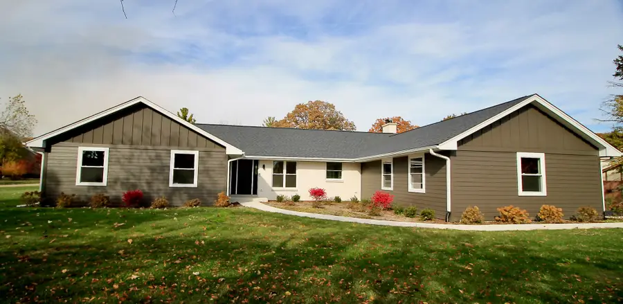 42W668 Steeplechase Drive, Saint Charles, IL 60175 - Image #2