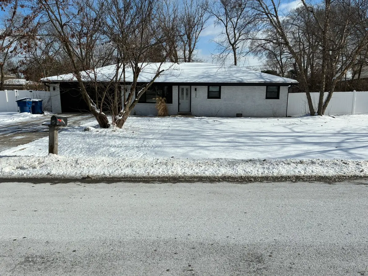 9205 S 84th Court, Hickory Hills, IL 60457 - #1
