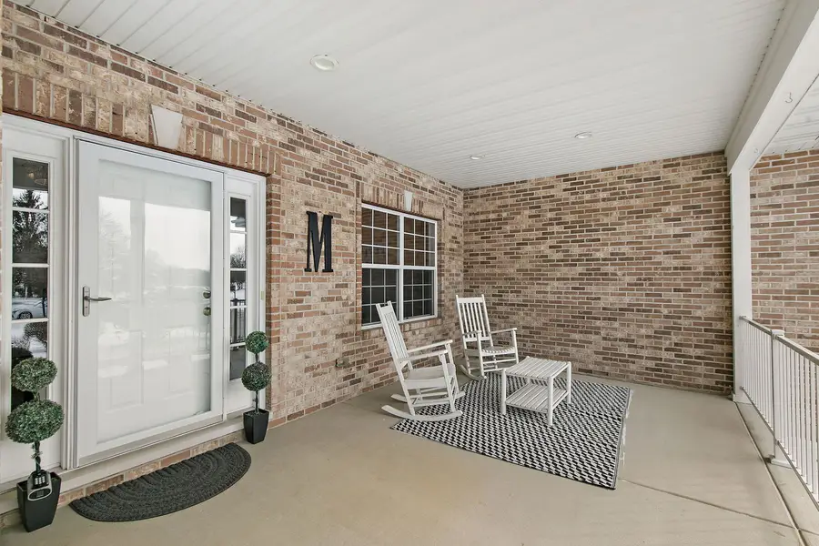 560 Ellen Court, Woodstock, IL 60098 - Image #2