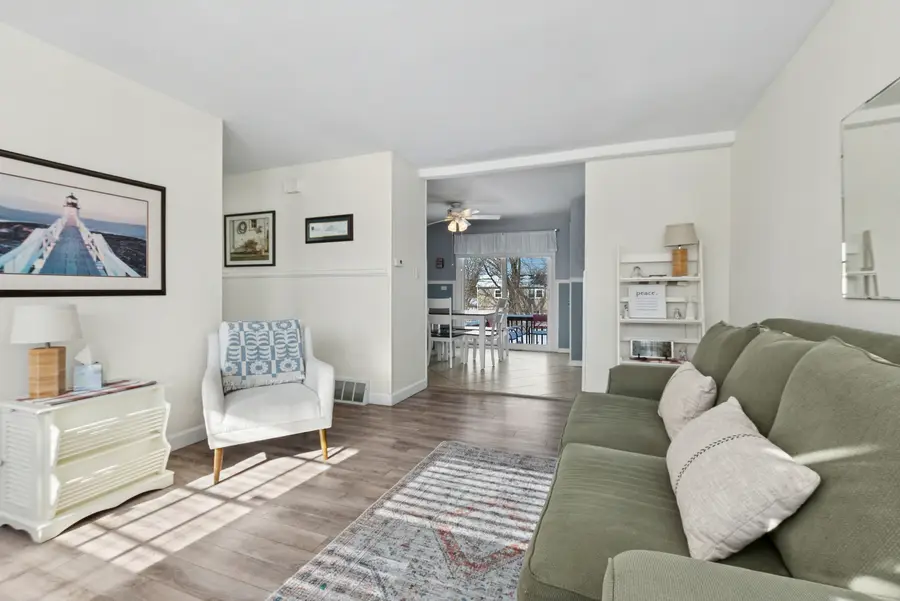 8926 Fairway Drive, Orland Park, IL 60462 - Image #2