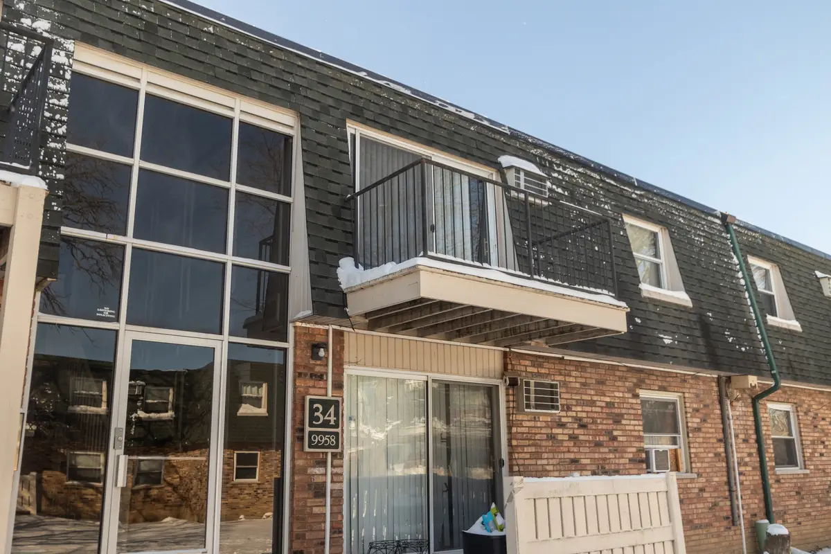 9958 S 84th Terrace #306, Palos Hills, IL 60465 - Image #1