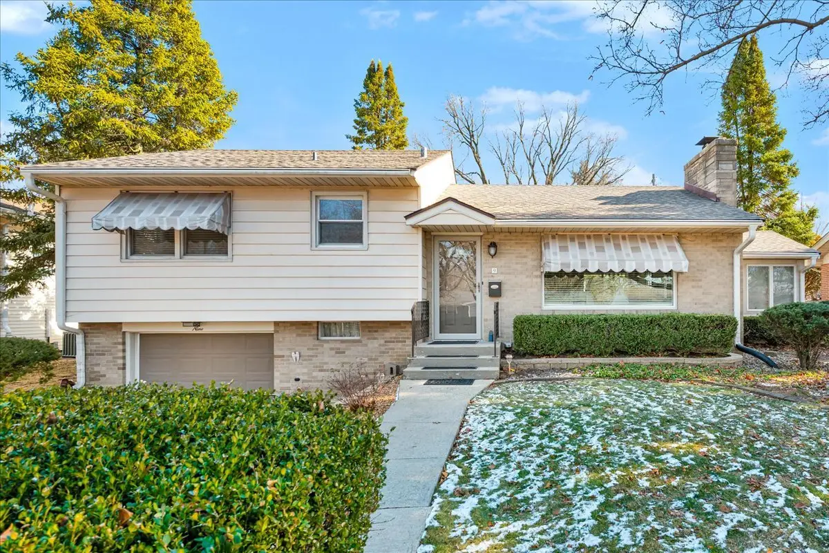 9 Ethell Parkway, Bloomington, IL 61701 - Image #1