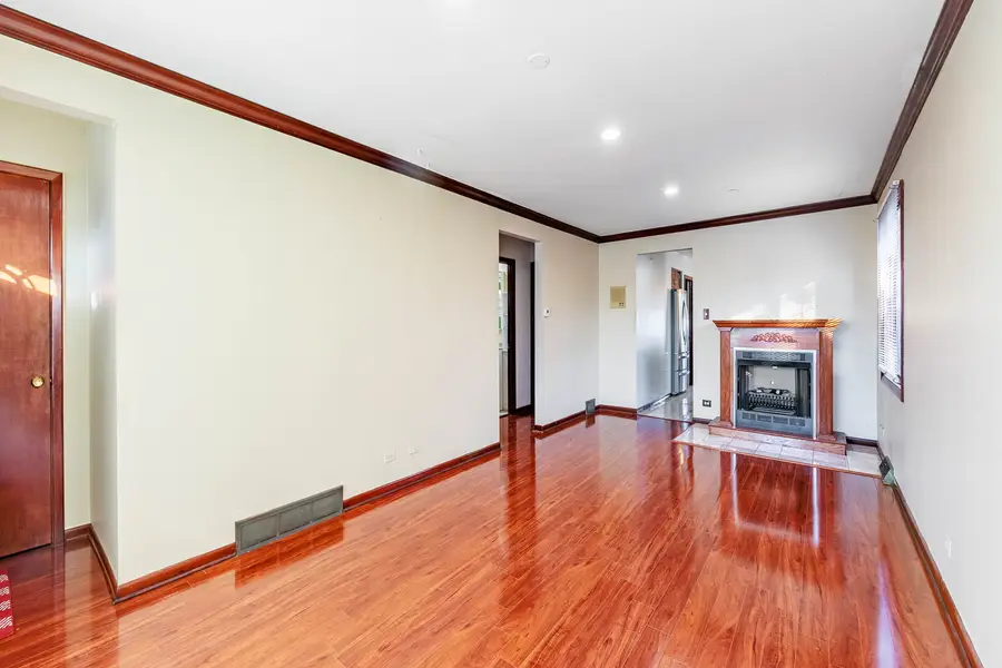 11153 S Avenue L Avenue, Chicago, IL 60617 - Image #3