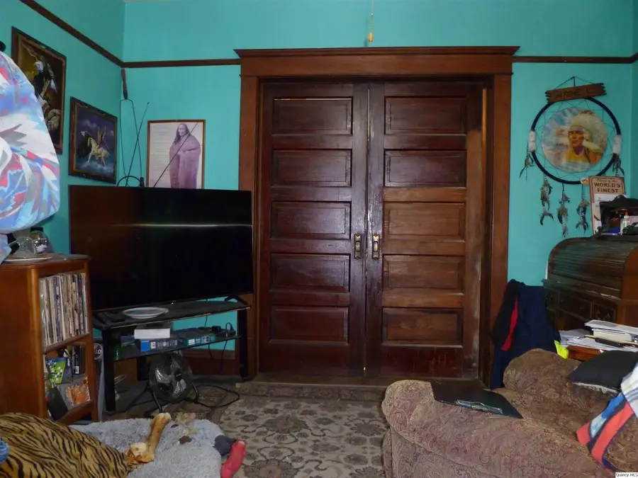 390 W 4th Street, Dallas City, IL 62330 - Image #2