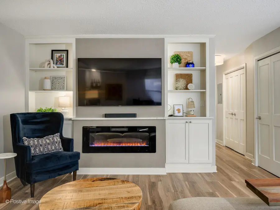 3033 N Sheridan Road #M1, Chicago, IL 60657 - #2