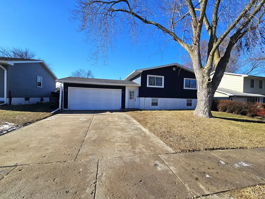 1322 Calvin Street, Davenport, IA 52804 - Image #2