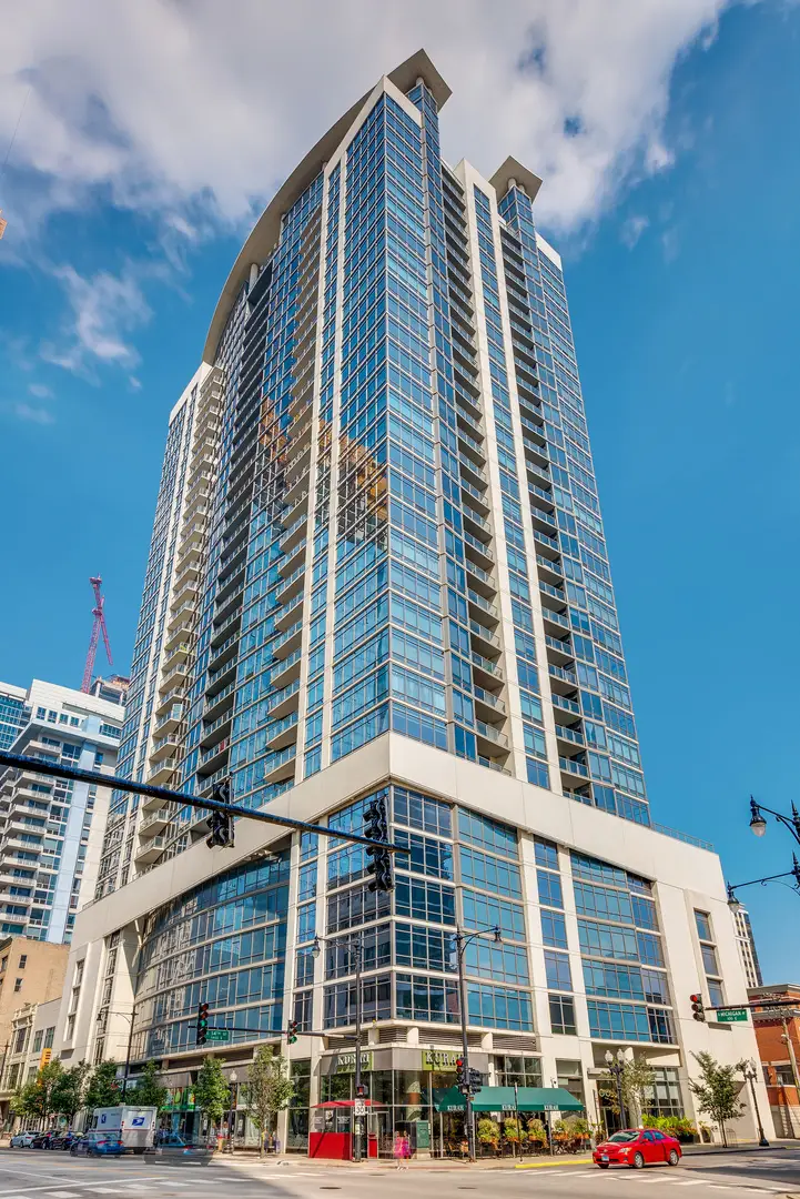 100 E 14th Street #2205, Chicago, IL 60605 - Image #1