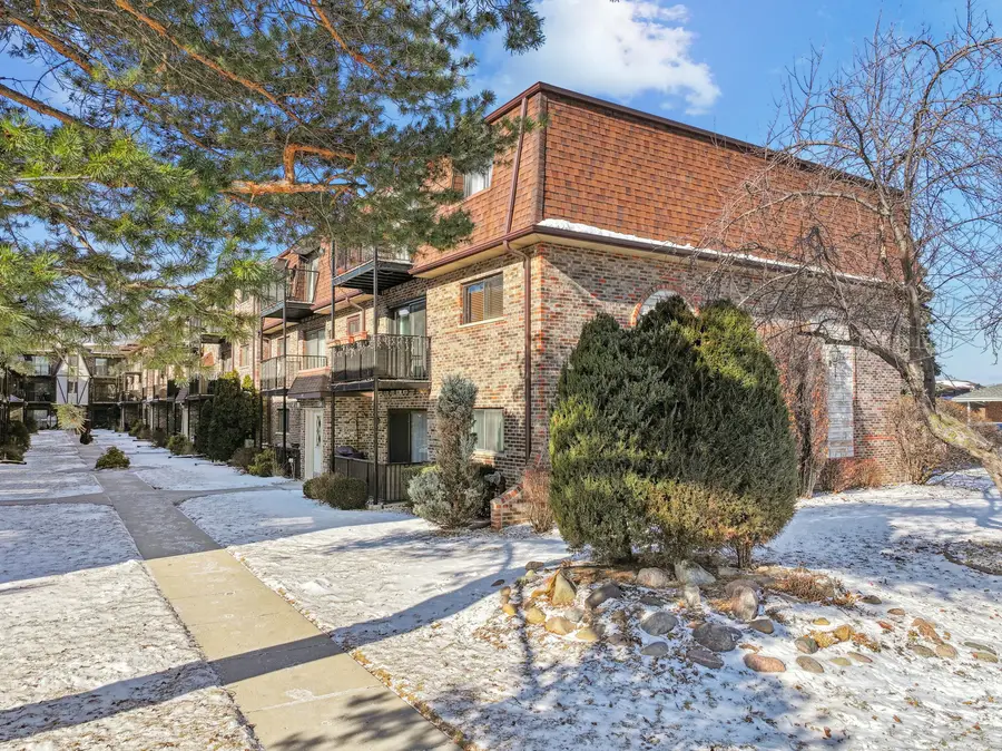 7632 W Lawrence Avenue #1B, Harwood Heights, IL 60706 - #2