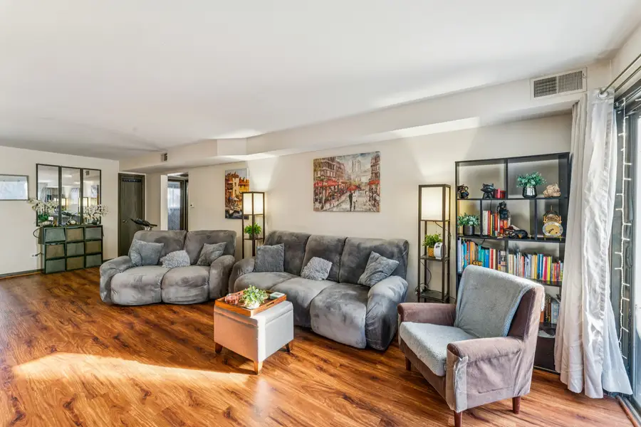 7632 W Lawrence Avenue #1B, Harwood Heights, IL 60706 - #3