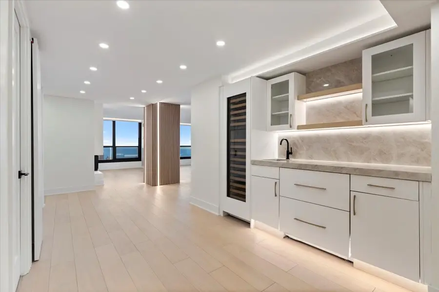 1030 N State Street #52EFG, Chicago, IL 60610 - Image #2