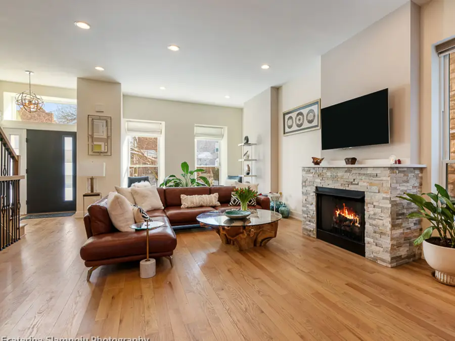 3604 S Prairie Avenue, Chicago, IL 60653 - Image #2