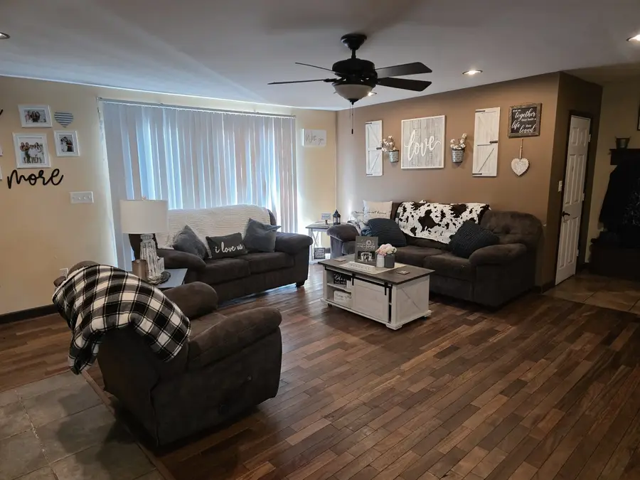 400 7th Avenue, Rock Falls, IL 61071 - #3