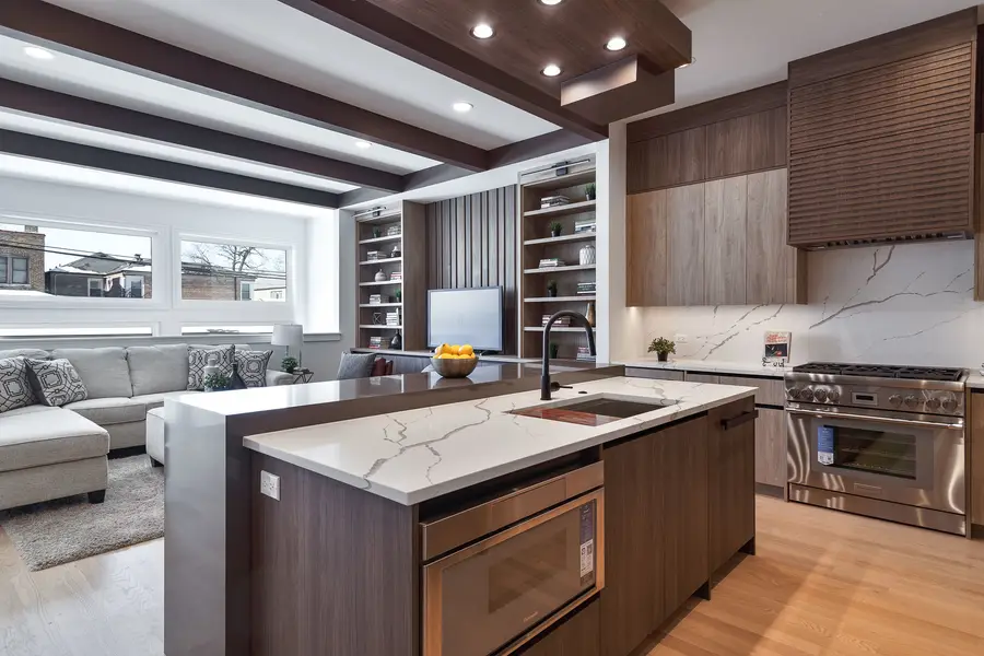 5620 N Francisco Avenue, Chicago, IL 60659 - Image #2